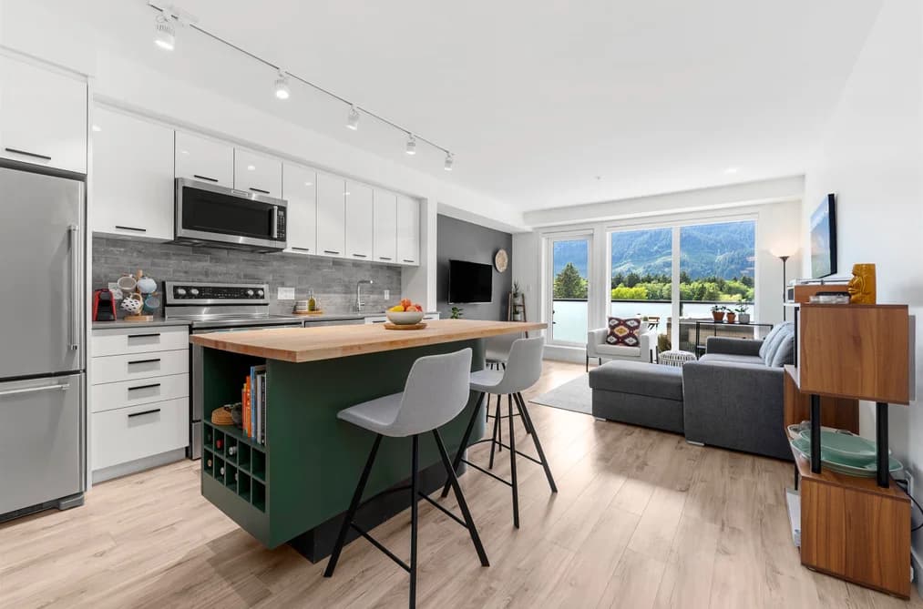 509 38013 THIRD AVENUE, Squamish, BC — Residential for Sale - Photo 2
