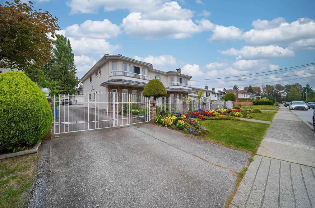 5091 SIDLEY STREET, Burnaby, BC — Residential for Sale - Photo 2
