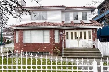 House for sale at 5095 Nanaimo Street Vancouver British Columbia - MLS: R3112101