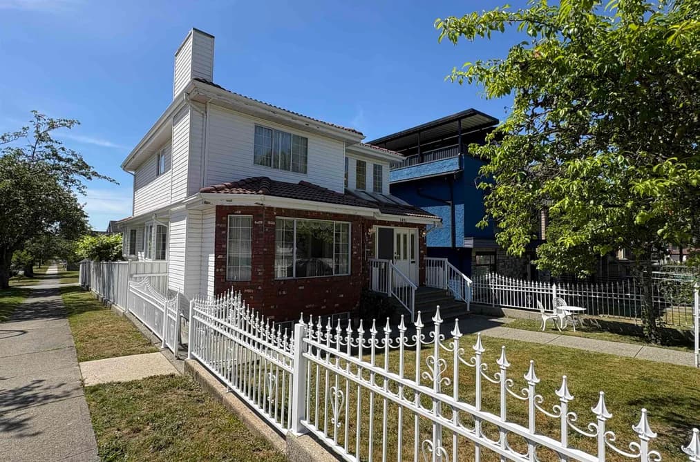 5095 NANAIMO STREET, Vancouver, BC — Residential for Sale - Photo 2