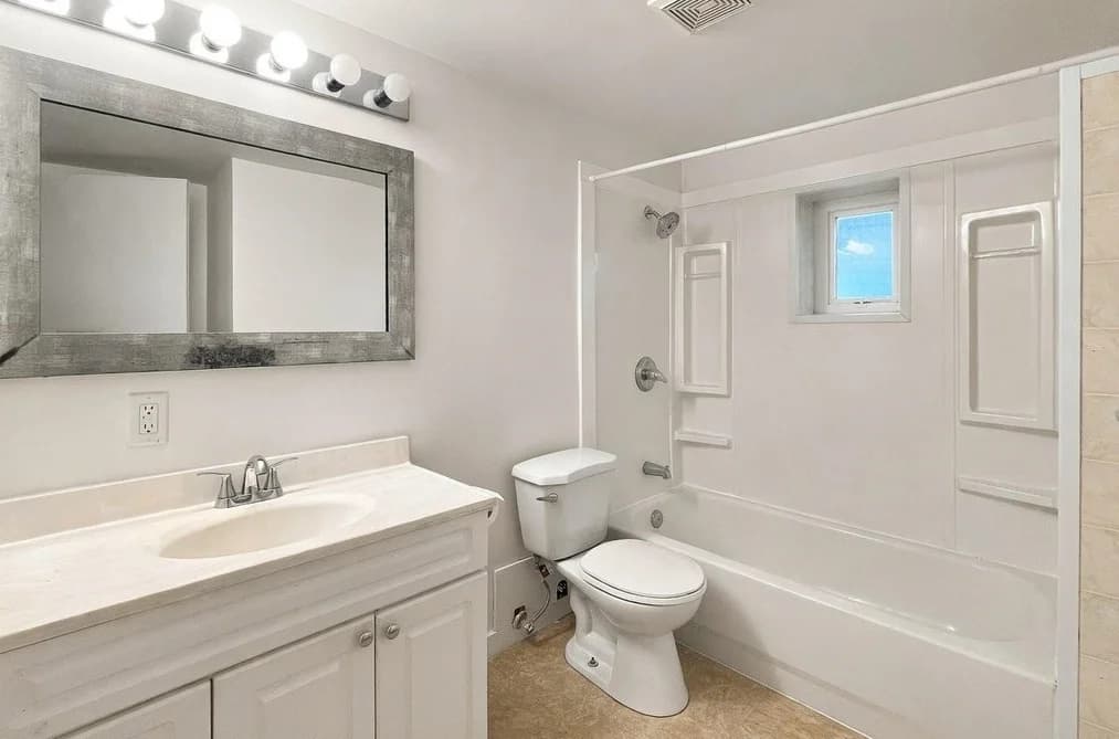 51 38185 WESTWAY AVENUE, Squamish, BC — Residential for Sale - Photo 2