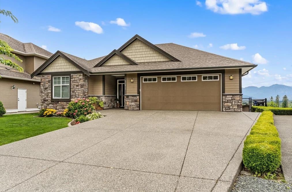 51017 SOPHIE CRESCENT, Chilliwack, BC — Residential for Sale - Photo 2