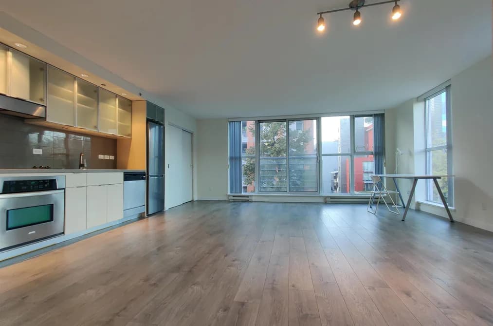 511 168 POWELL STREET, Vancouver, BC — Residential for Sale - Photo 2