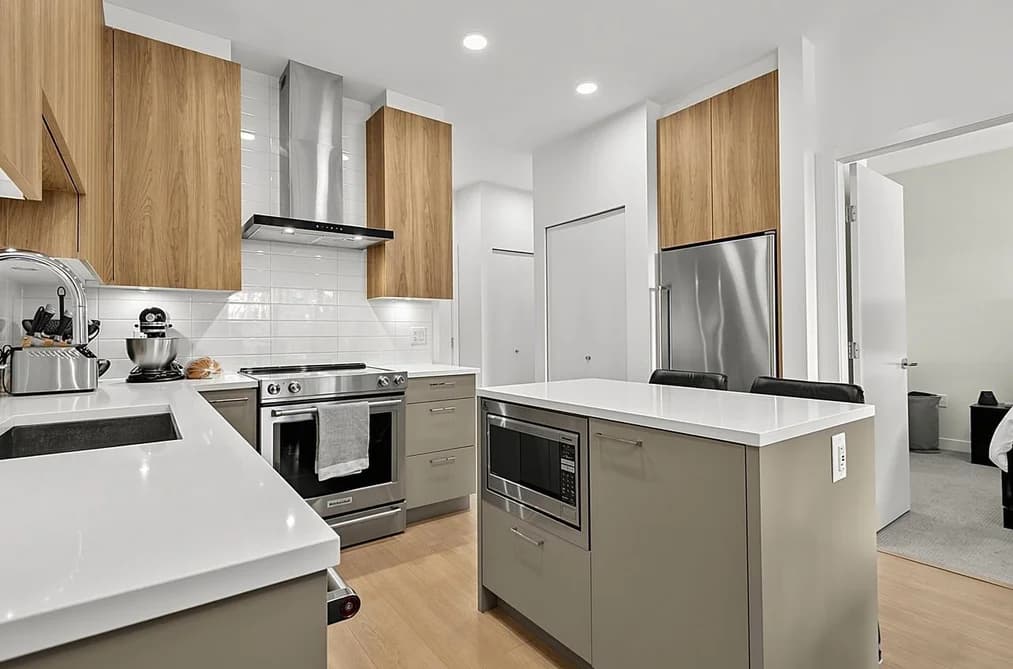 511 7599 15 STREET, Burnaby, BC — Residential for Sale - Main Photo