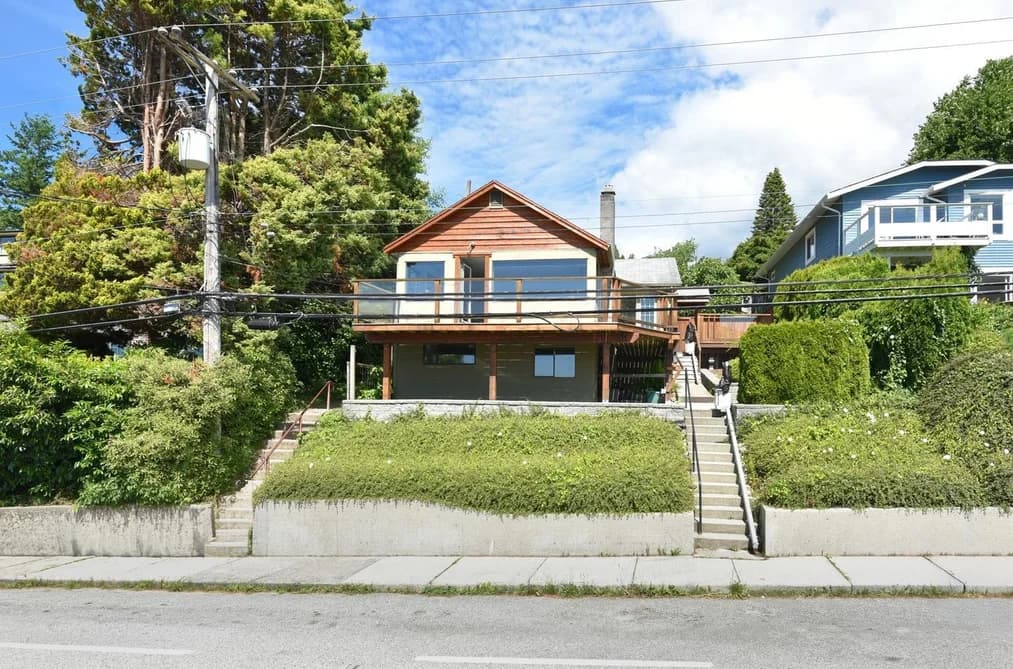 511 S FLETCHER ROAD, Gibsons, BC — Residential for Sale - Main Photo