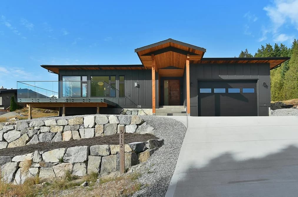5112 CHAPMAN ROAD, Sechelt, BC — Residential for Sale - Main Photo