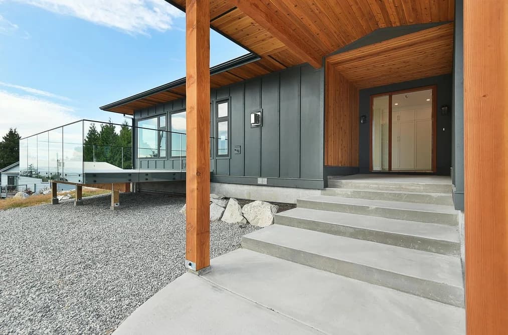 5112 CHAPMAN ROAD, Sechelt, BC — Residential for Sale - Photo 2