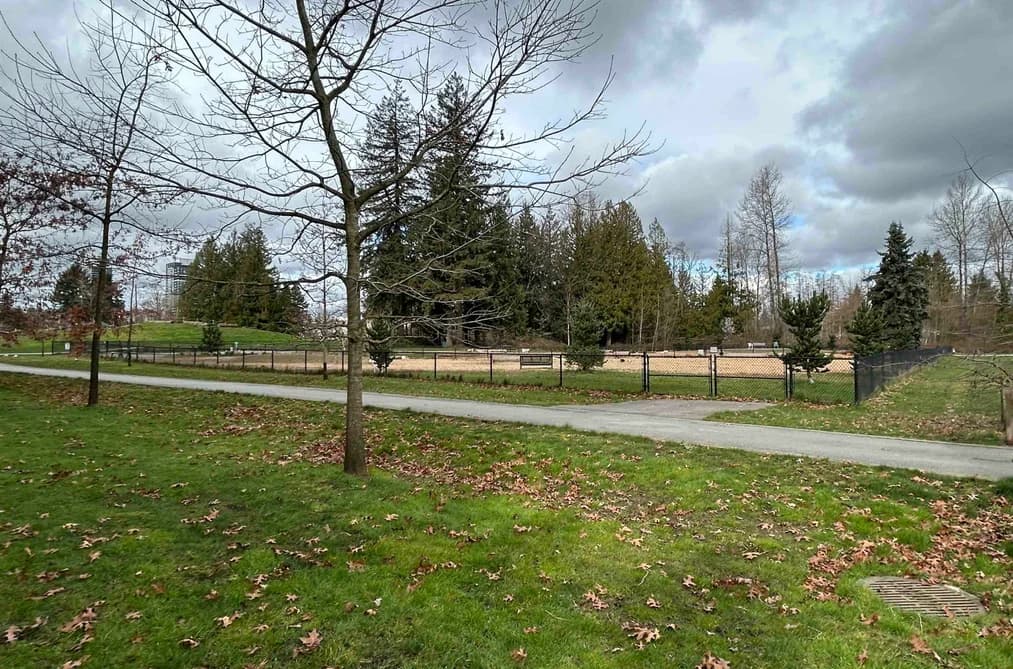 512 10603 140 STREET, Surrey, BC — Residential for Sale - Photo 2