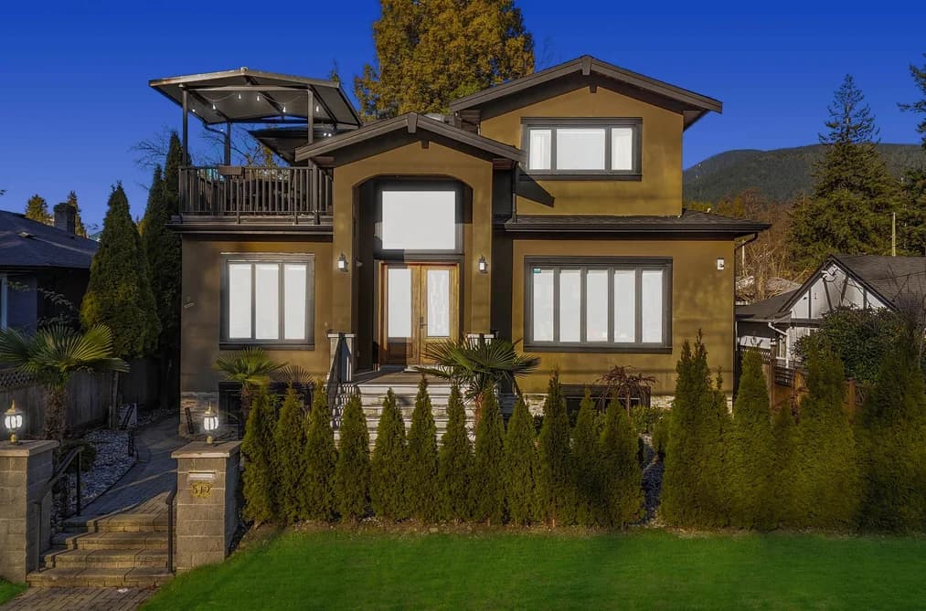 512 W 23RD STREET, North Vancouver, BC — Residential for Sale - Main Photo