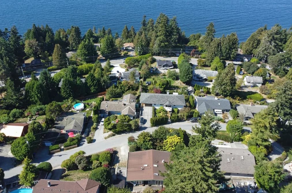 5134 RADCLIFFE ROAD, Sechelt, BC — Residential for Sale - Photo 2