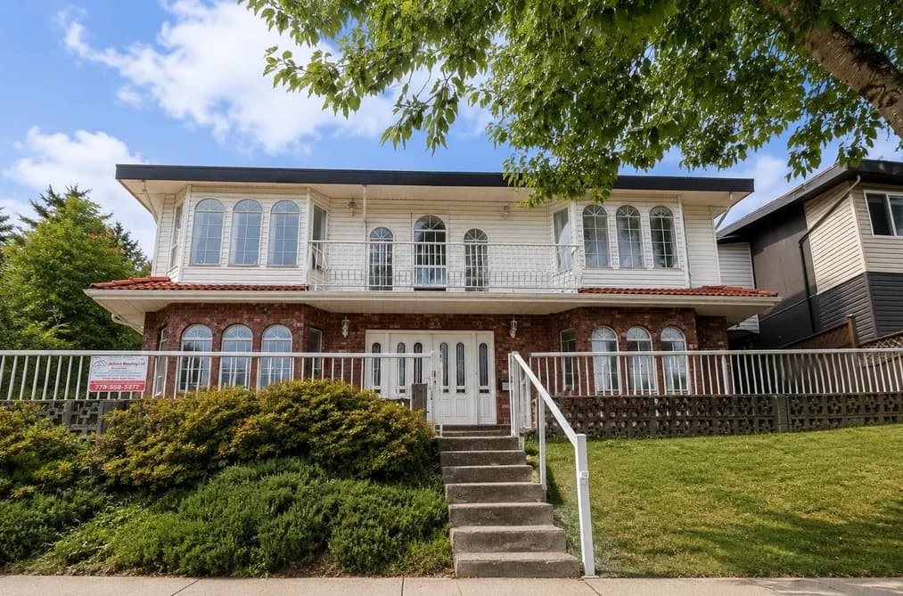 5135 MARINE DRIVE, Burnaby, BC — Residential for Sale - Main Photo