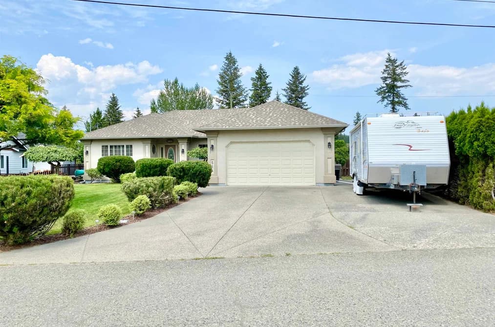 514 ORIOLE WAY, No City Value, BC — Residential for Sale - Main Photo