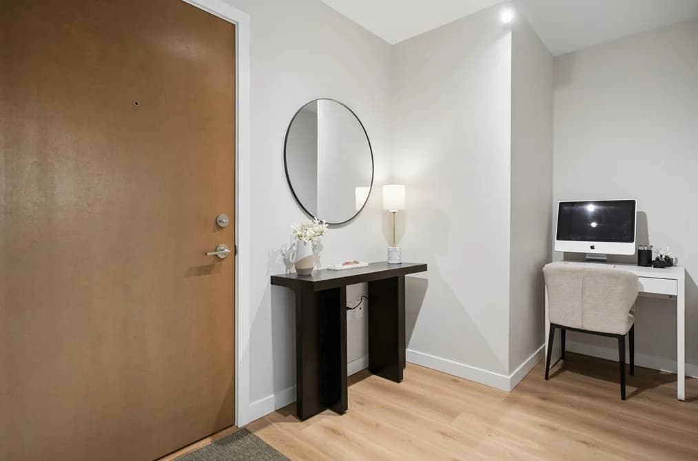 515 110 E 17TH STREET, North Vancouver, BC — Residential for Sale - Photo 2