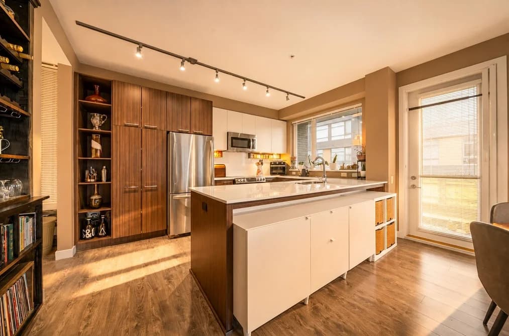 516 9250 UNIVERSITY HIGH STREET, Burnaby, BC — Residential for Sale - Photo 2