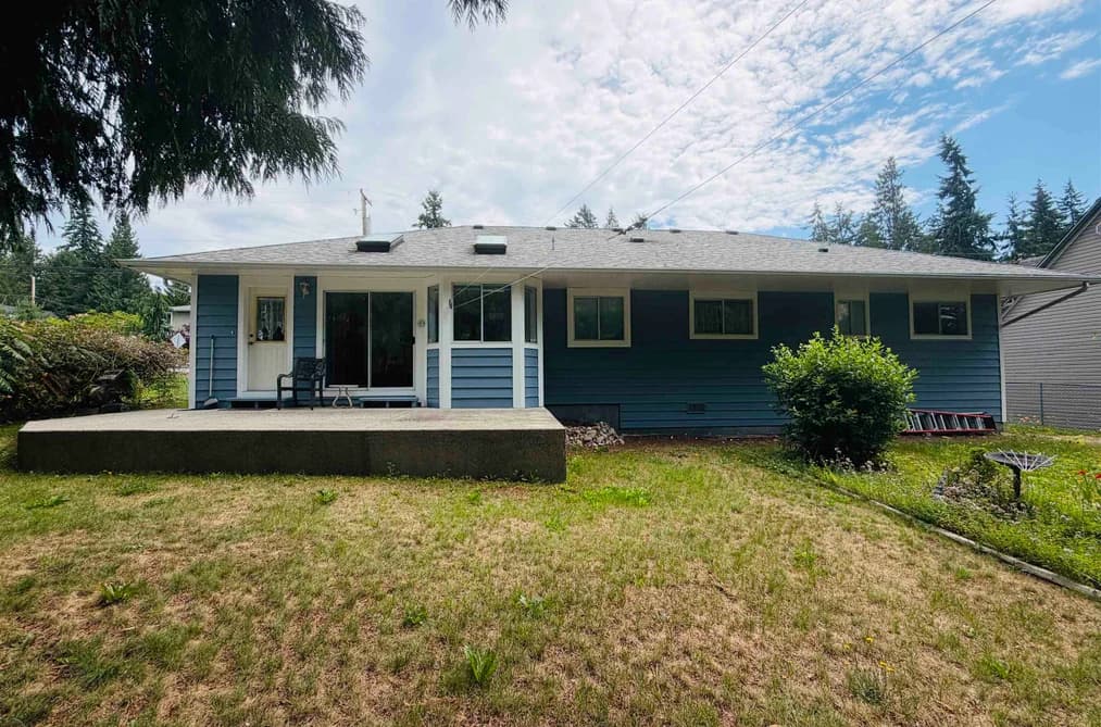 517 VETERANS ROAD, Gibsons, BC — Residential for Sale - Photo 2
