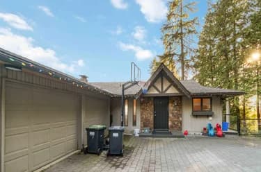 House for sale at 5189 Madeira Court North Vancouver British Columbia - MLS: R3100661