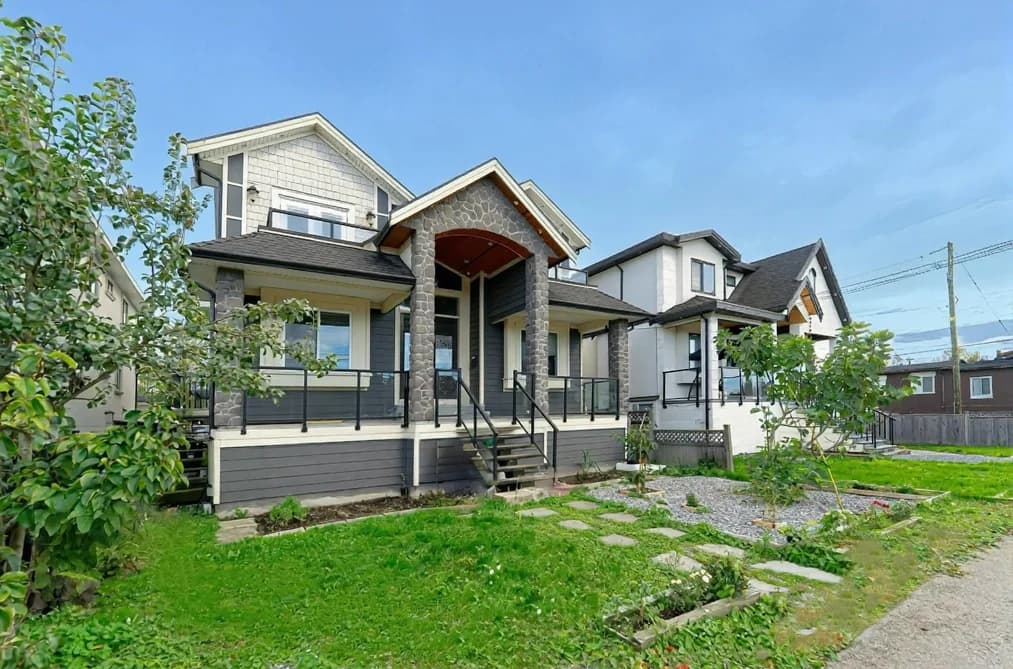 520 EWEN AVENUE, New Westminster, BC — Residential for Sale - Photo 2