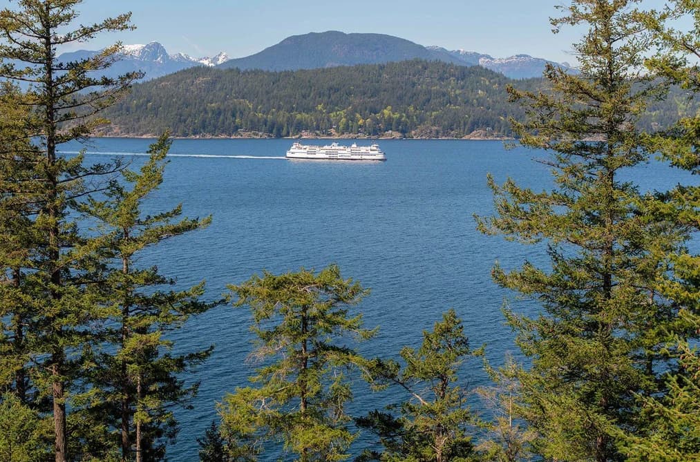 520 SMUGGLERS COVE ROAD, Bowen Island, BC — Residential for Sale - Photo 2