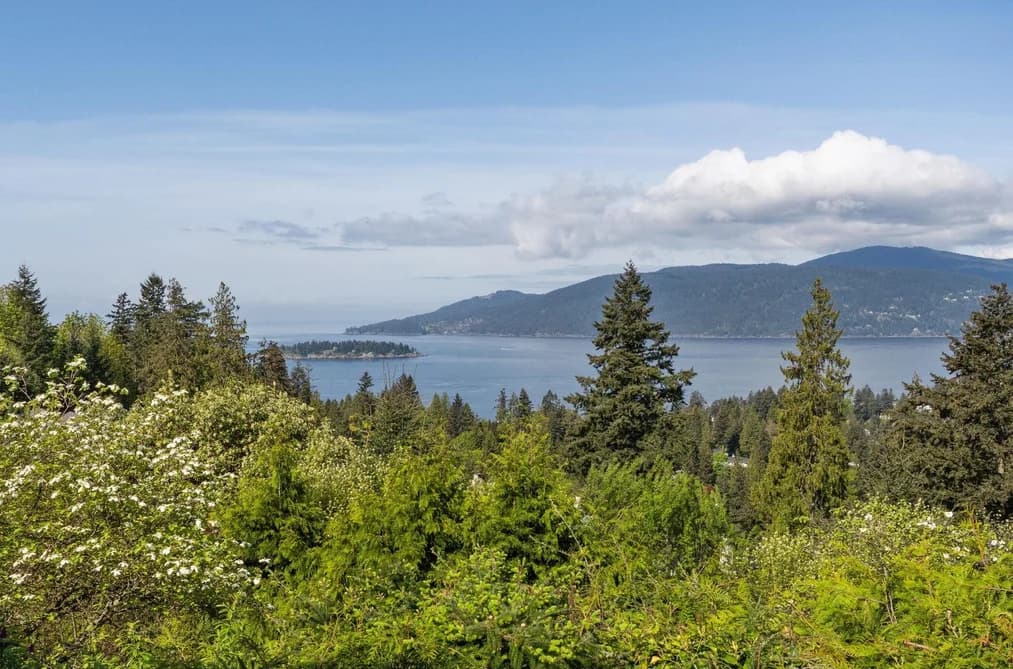 5207 ASPEN DRIVE, West Vancouver, BC — Residential for Sale - Photo 2