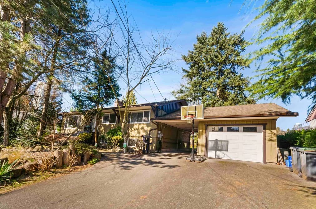 521 BROOKMERE AVENUE, Coquitlam, BC — Residential for Sale - Photo 2