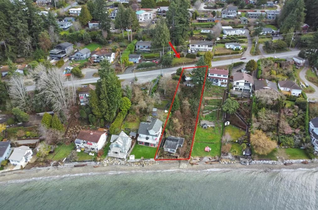 5225B SUNSHINE COAST HIGHWAY, Sechelt, BC — Residential for Sale - Main Photo