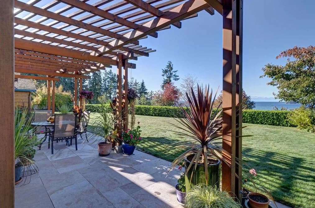 5229 YACHT ROAD, Sechelt, BC — Residential for Sale - Photo 2