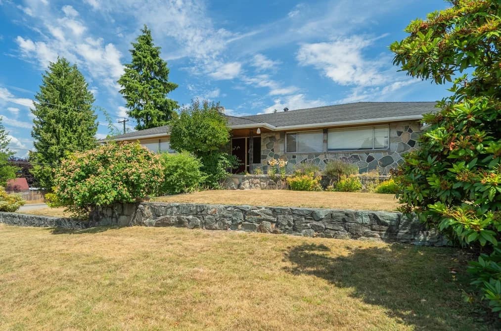 5240 HALLEY AVENUE, Burnaby, BC — Residential for Sale - Main Photo