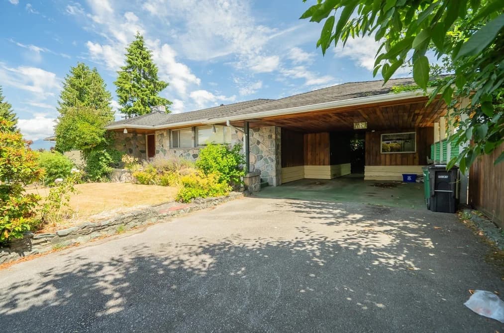 5240 HALLEY AVENUE, Burnaby, BC — Residential for Sale - Photo 2