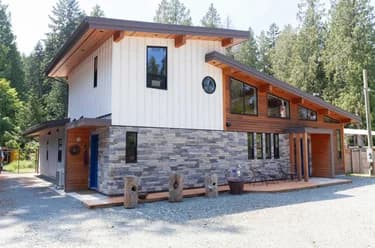 House for sale at 528 Aya Reach Road Mayne Island British Columbia - MLS: R3105820