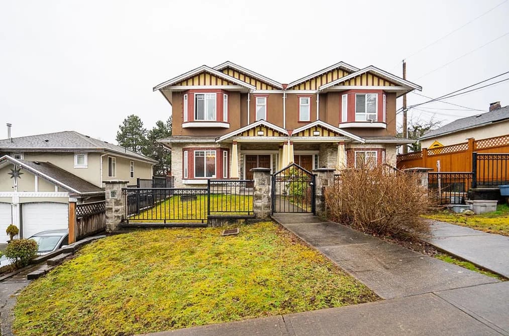 528 SIXTEEN STREET, New Westminster, BC — Residential for Sale - Main Photo