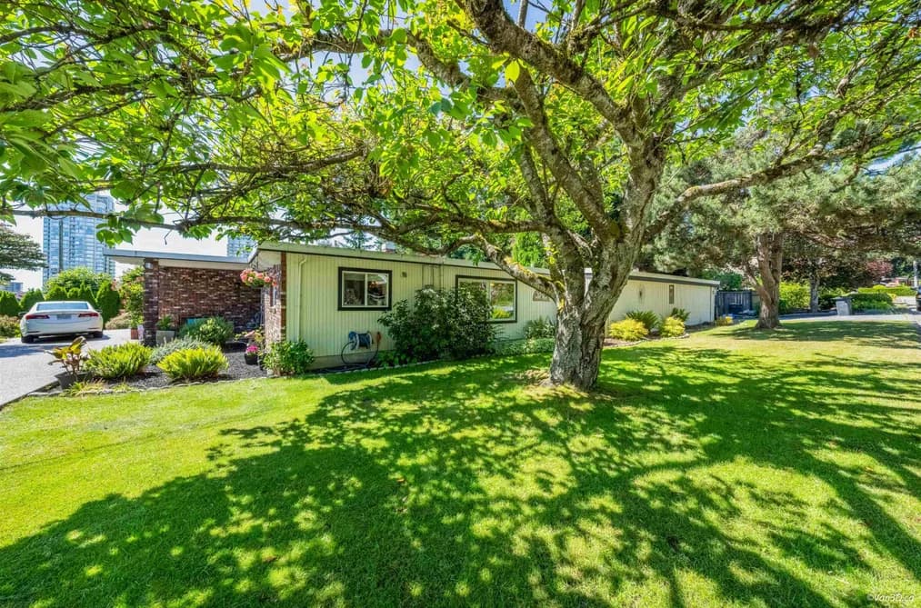 529 APPIAN WAY, Coquitlam, BC — Residential for Sale - Photo 2