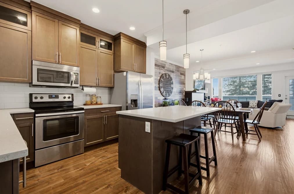 53 6026 LINDEMAN STREET, Chilliwack, BC — Residential for Sale - Photo 2