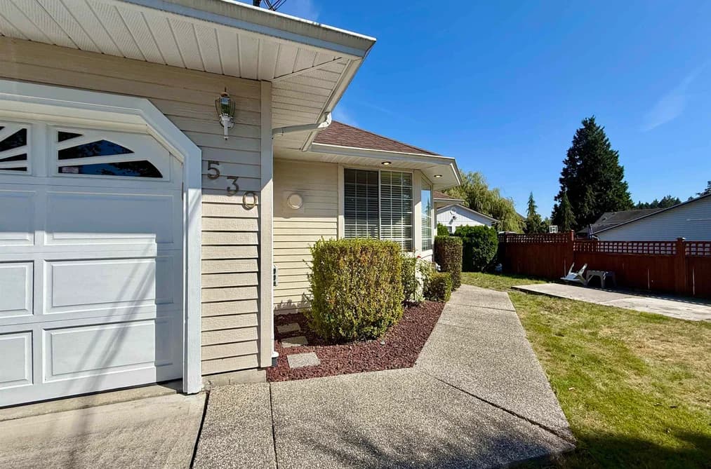 530 SHAW ROAD, Gibsons, BC — Residential for Sale - Photo 2