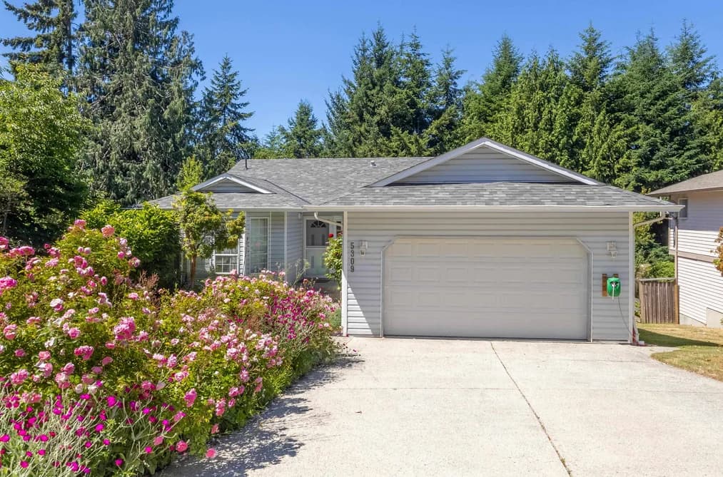 5309 CEDARVIEW PLACE, Sechelt, BC — Residential for Sale - Photo 2