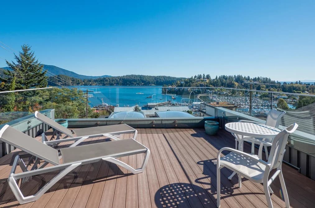 531 S FLETCHER ROAD, Gibsons, BC — Residential for Sale - Main Photo