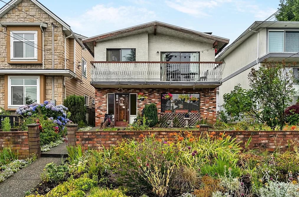 5343 NEVILLE STREET, Burnaby, BC — Residential for Sale - Main Photo