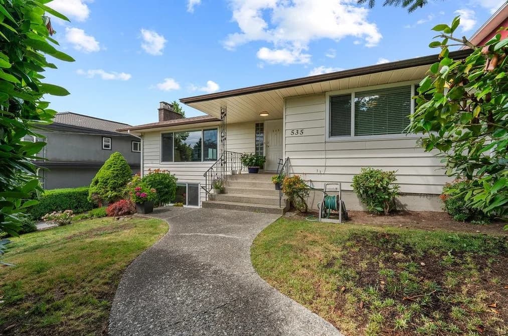 535 HOLDOM AVENUE, Burnaby, BC — Residential for Sale - Main Photo