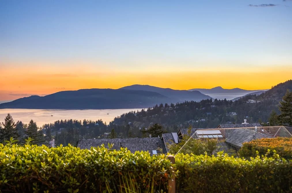 5360 MEADFEILD ROAD, West Vancouver, BC — Residential for Sale - Main Photo