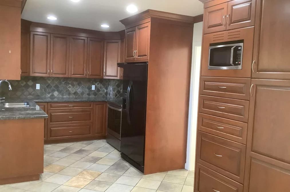 537 DRAYCOTT STREET, Coquitlam, BC — Residential for Sale - Photo 2