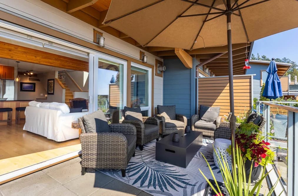 5374 WAKEFIELD BEACH LANE, Sechelt, BC — Residential for Sale - Photo 2