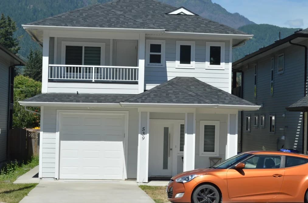 539 DOUGLAS STREET, Hope, BC — Residential for Sale - Photo 2