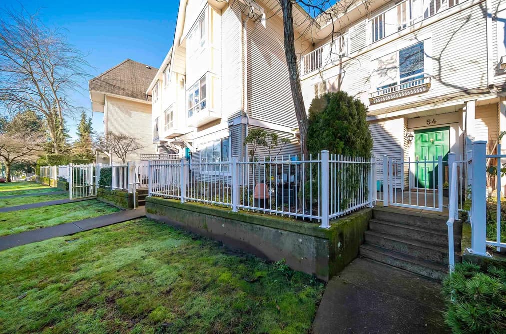 54 6577 SOUTHOAKS CRESCENT, Burnaby, BC — Residential for Sale - Photo 2
