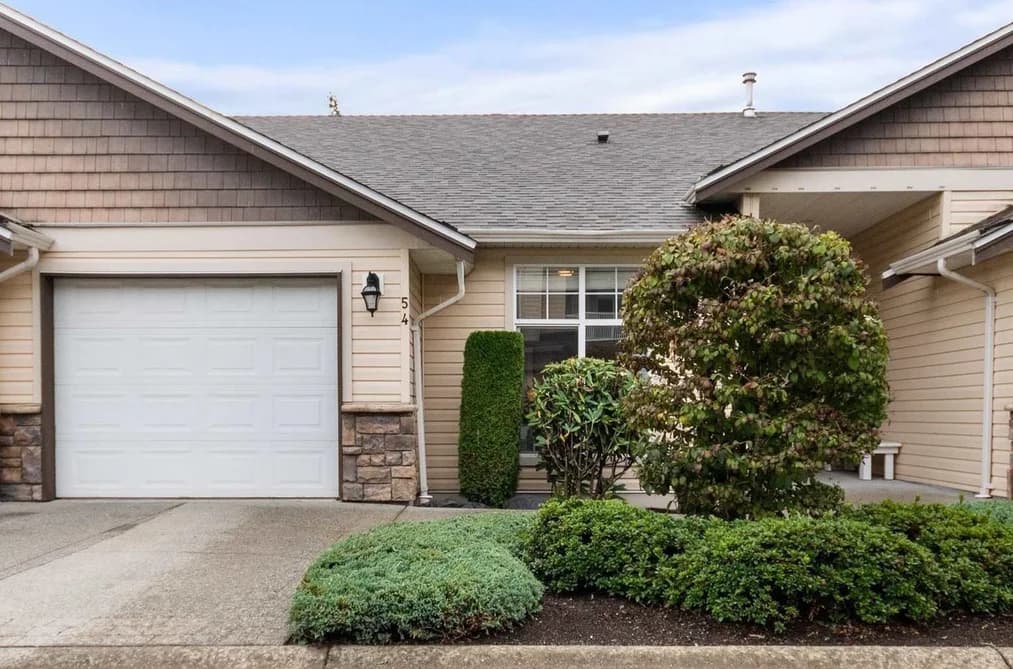 54 8590 SUNRISE DRIVE, Chilliwack, BC — Residential for Sale - Main Photo