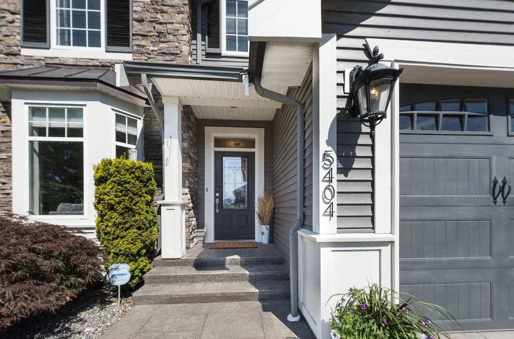 5404 CHINOOK STREET, Chilliwack, BC — Residential for Sale - Photo 2