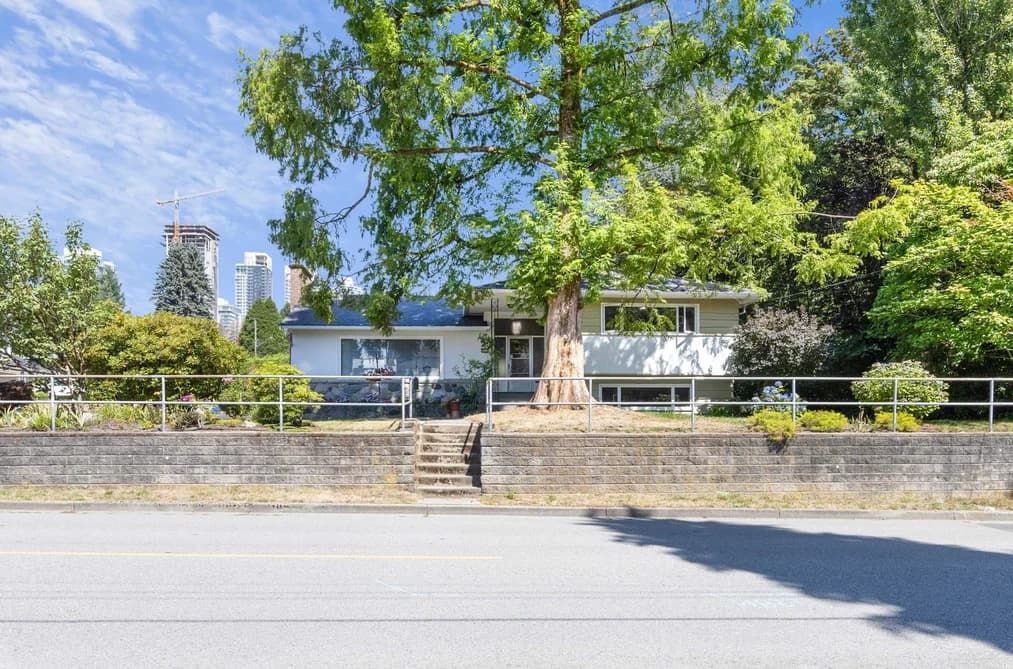 541 COCHRANE AVENUE, Coquitlam, BC — Residential for Sale - Photo 2