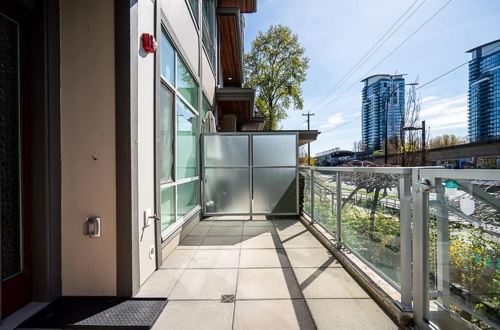 5423 LOUGHEED HIGHWAY, Burnaby, BC — Residential for Sale - Photo 2
