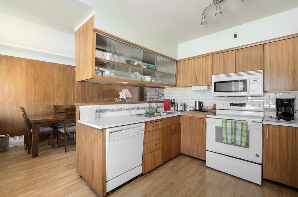 5426 CLINTON STREET, Burnaby, BC — Residential for Sale - Photo 2
