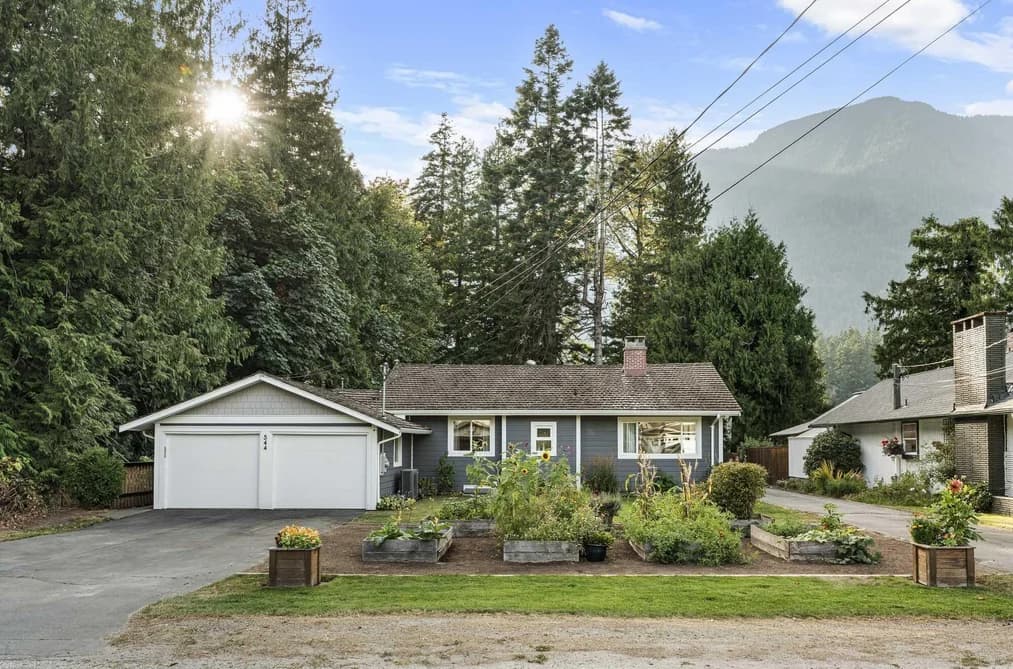 544 WARDLE STREET, Hope, BC — Residential for Sale - Photo 2