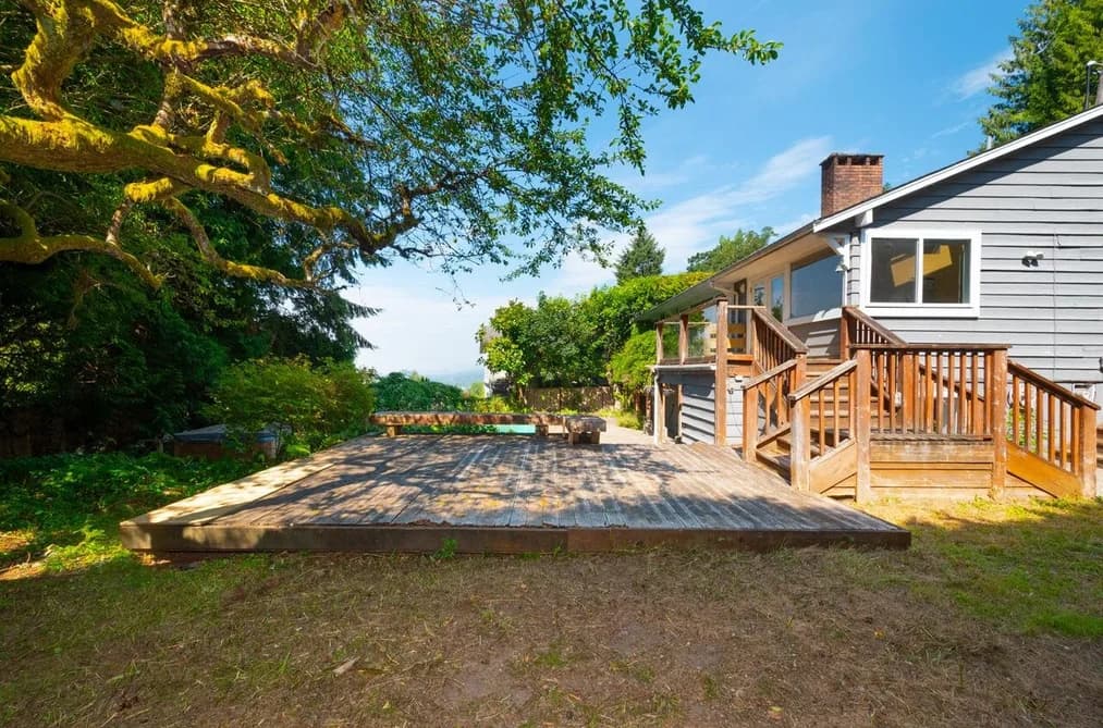 545 E KINGS ROAD, North Vancouver, BC — Residential for Sale - Photo 2