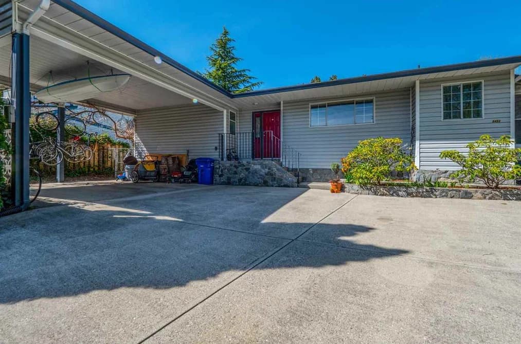 5453 CARNABY PLACE, Sechelt, BC — Residential for Sale - Photo 2